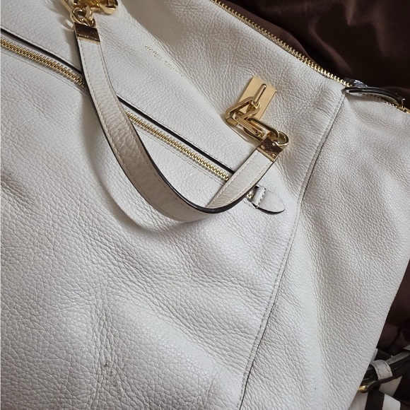 Henri Bendel 100% Pebbled Leather  Shoulder Bag Gold Accents White w HB Dustbag - Picture 11 of 17